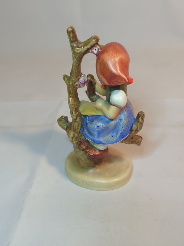 VINTAGE GOEBEL HUMMEL WEST GERMANY 4 3/8" FIGURINE "APPLE TREE GIRL" #141 gallery