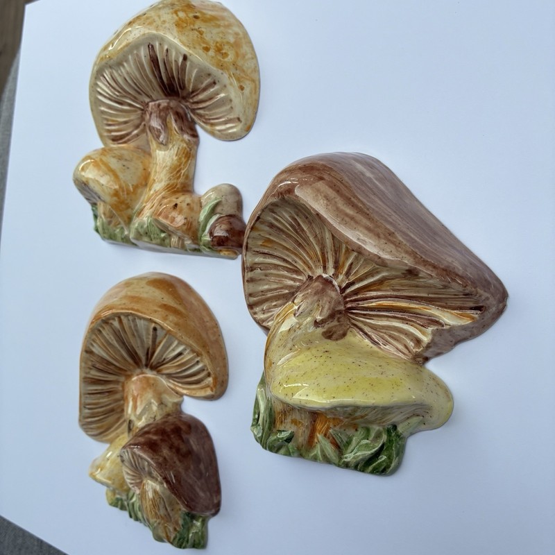 VTG 1970’s Duncan Glazed Ceramic Hand Painted Mushroom Wall Decor Set Of 3 gallery