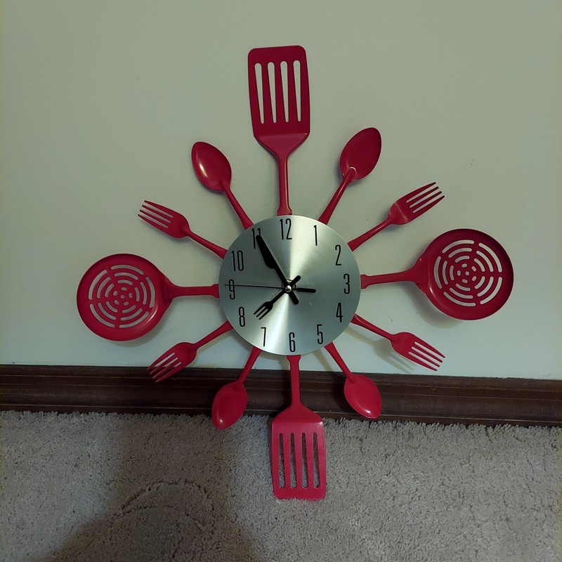 Retro Styled Red Metal Kitchen Utensils Clock – Silver Face Black 1 to 12