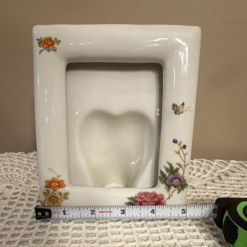 East Wind Ceramic Floral Heart Photo Frame San Francisco Modern Glossy 5x6”