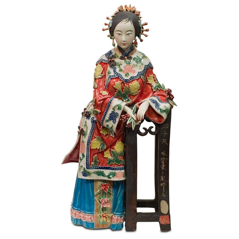US Seller – Chinese Porcelain Figurine, Shi Wan Lady in Red Leaning on Pedestal