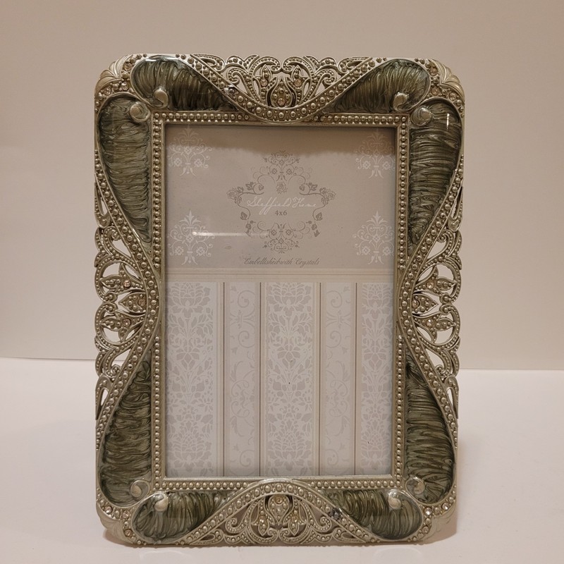 New Sheffield House 4×6 Photo Frame Silver Metal Sage Enamel Tabletop
