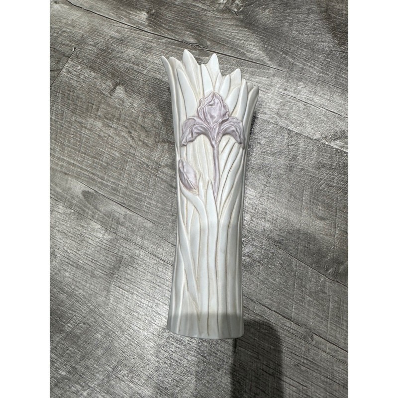 Fine Porcelain Iris Flower Bud Vase White Lavender Made in Mexico 50113 9.5 Inch