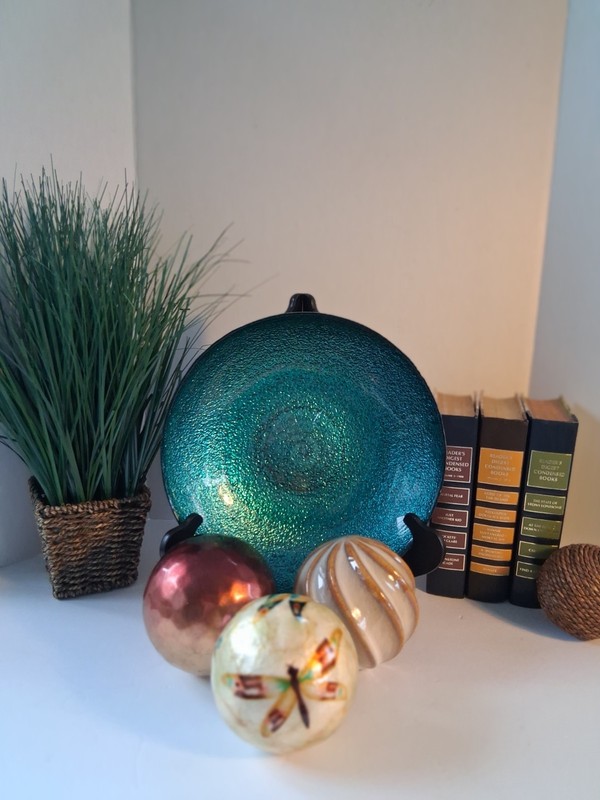 Teal Iridescent Glass Bowl w/3 (three) Pier 1 Decorative Spheres; EUC/Mint;