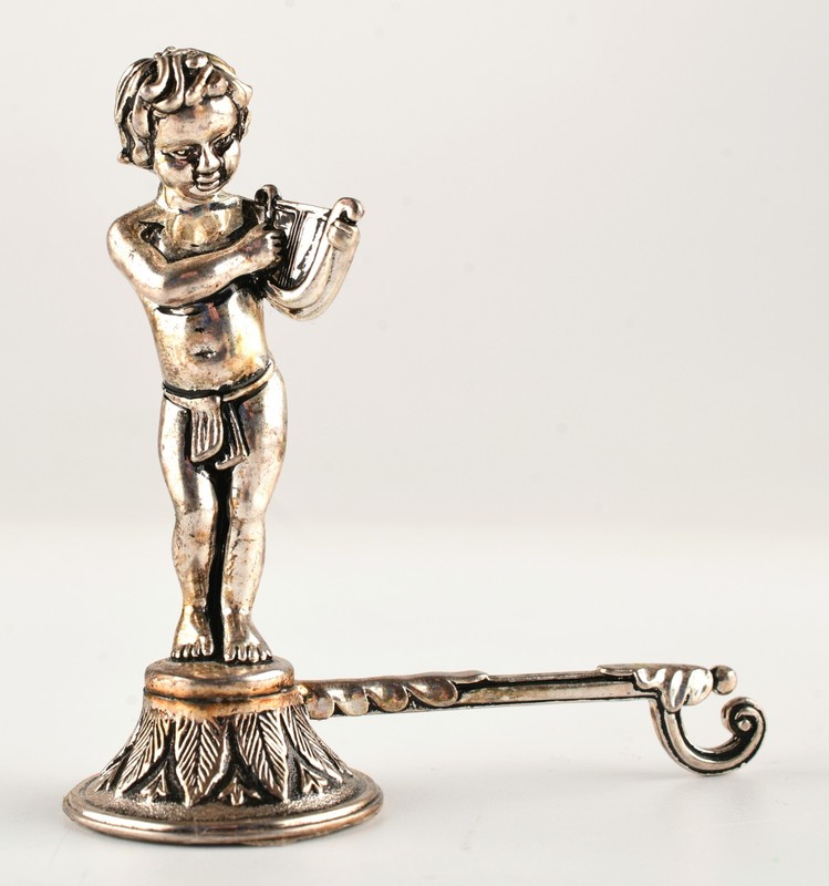 *Lot of 4 Vintage Silver Plated Putto Place Card Holders Cherub Angels Musicians gallery