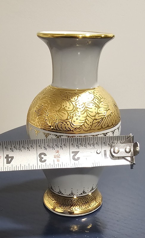 Vintage Hand Painted Gold And White Porcelain Thai Benjarong Vase gallery