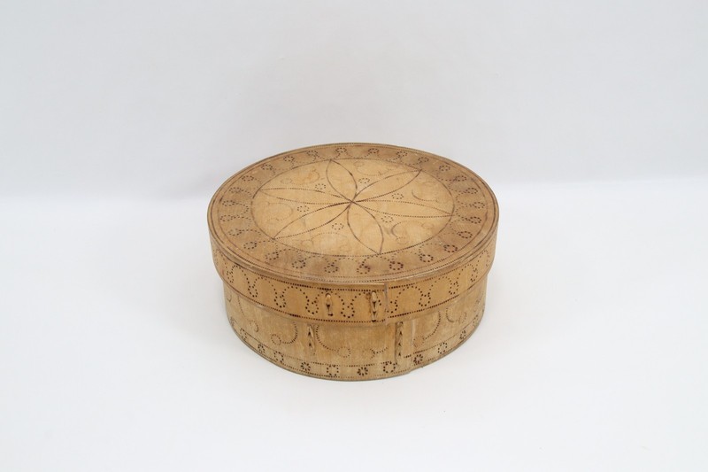 Antique Norwegian Folk Art Bentwood Tine Box | 1910s Jewelry Box | Wood Burned