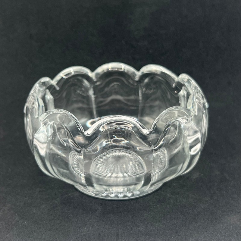 Vtg Heavy 11.5 oz Clear Pressed Glass Scalloped Master Salt Cellar Berry Dish