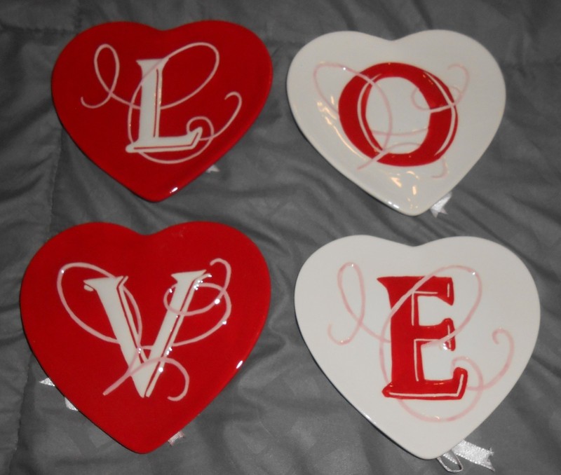 MWW Market 'LOVE' HEARTS 4.5" Mini Plates 4 Piece Valentines Day W/ Box gallery