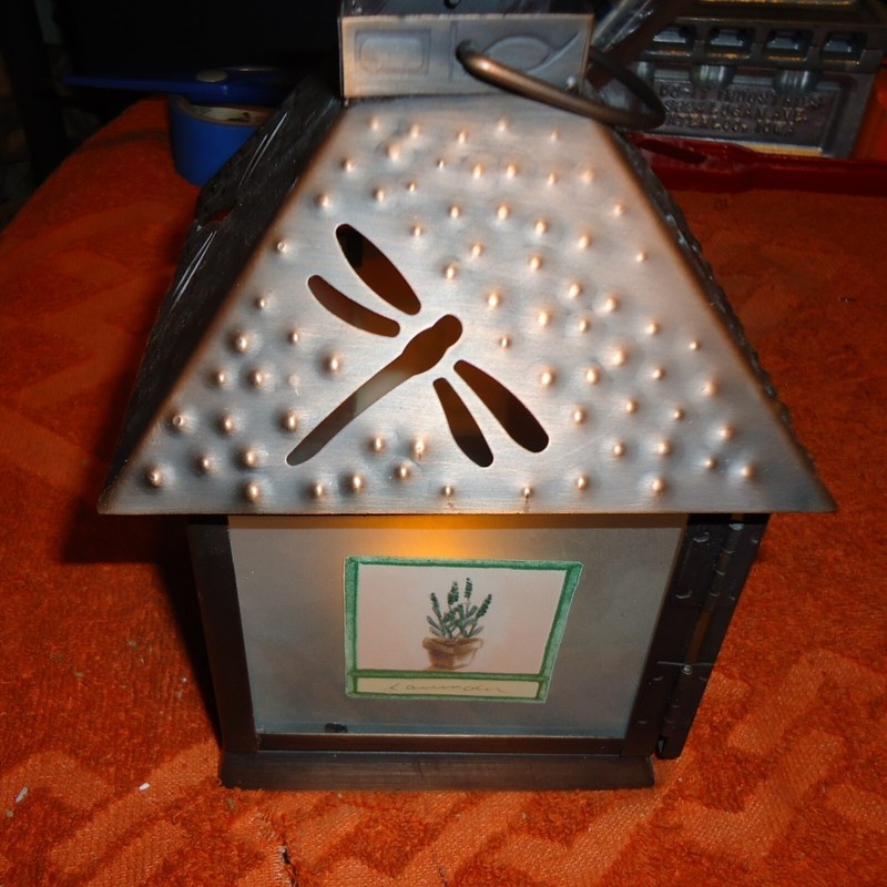 Pfaltzgraff Naturewood Hanging Lantern has battery candle