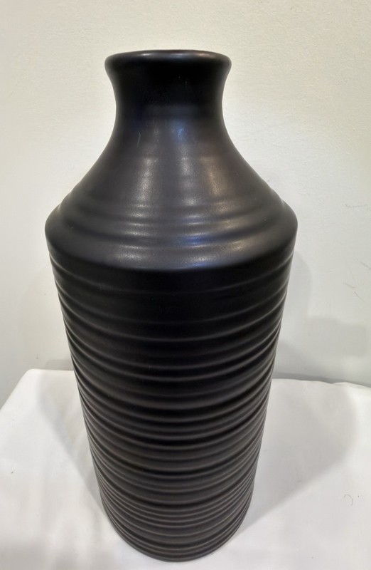 Matte Black 💥💥Ceramic Vase Abstract Art Deco /Modern/Decor