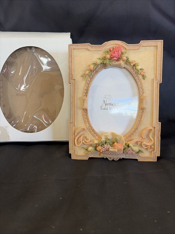 Beautiful 3D Style Pink Roses & Cream Lace Themed Photo, Picture Frame. 5″x7″