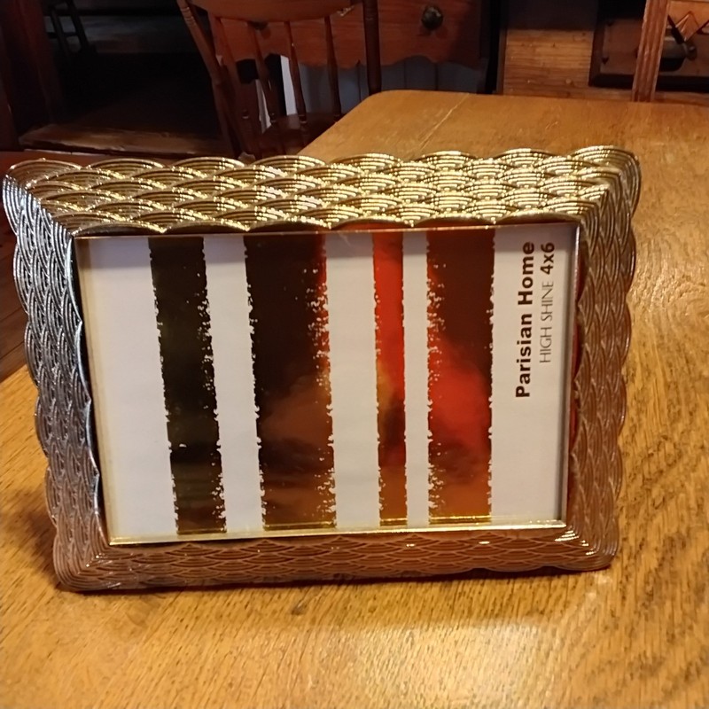 Beautiful Baskerweave Sheffield Parisian Home High Shine Goldtone Picture Frame gallery