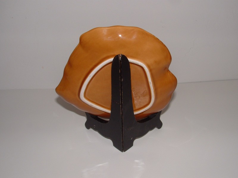 Leaf Maple Shade Decorative Plate, With Display Stand, Age Unknown, pre-owned gallery