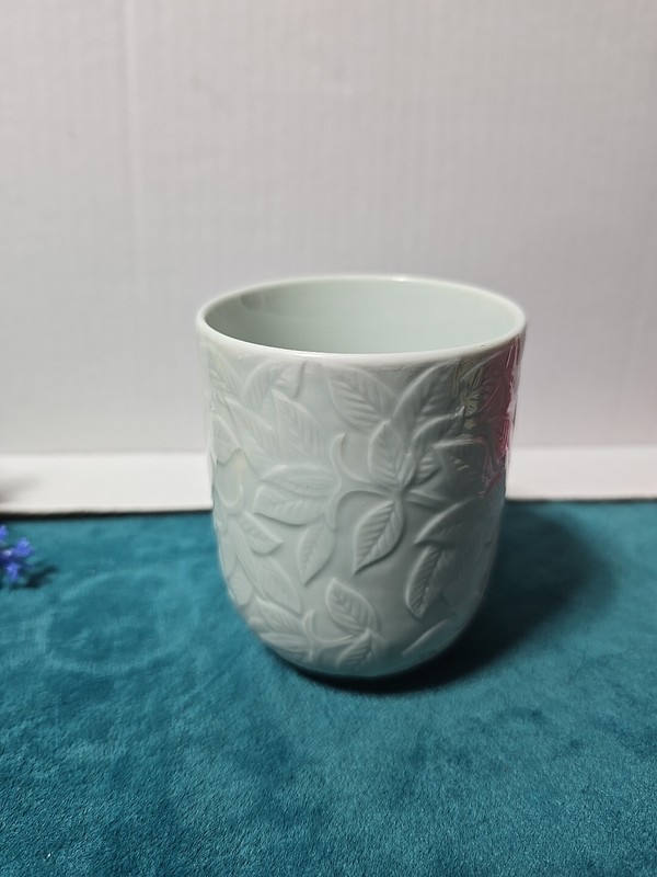 White Porcelain Xinxin Seoul Korea Flower Leaves Vase Cup Brush Pot 3.5"H gallery