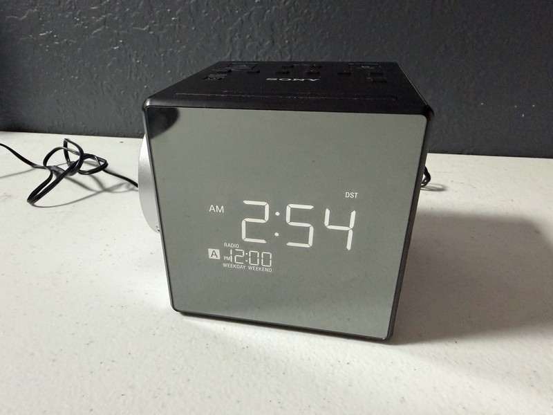Sony ICF-C1PJ Projection Alarm Clock Radio AM/FM Dual Alarm USB Tested gallery