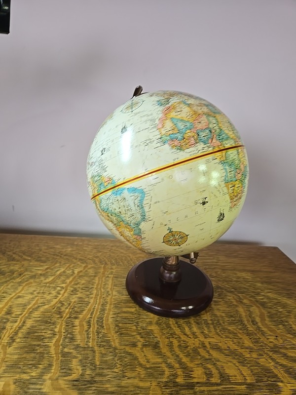9" Diameter Globe (Replogle) World Classic Series with Round Wooden Base gallery