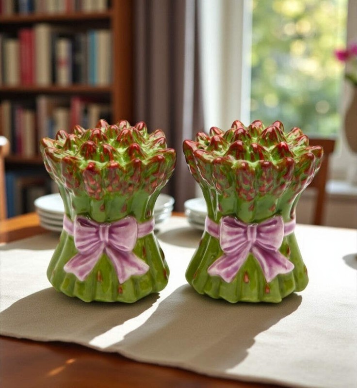 Hand Painted Ceramic Asparagus Salt and Pepper Shakers, Home Décor, Gift for Her