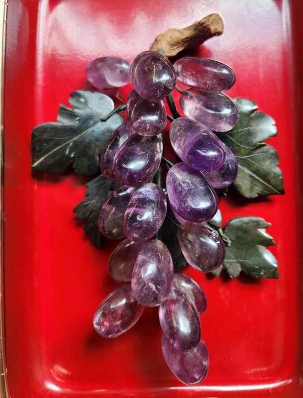 Vintage Chinese Amethyst and Jade Carved Grapes 20th Century