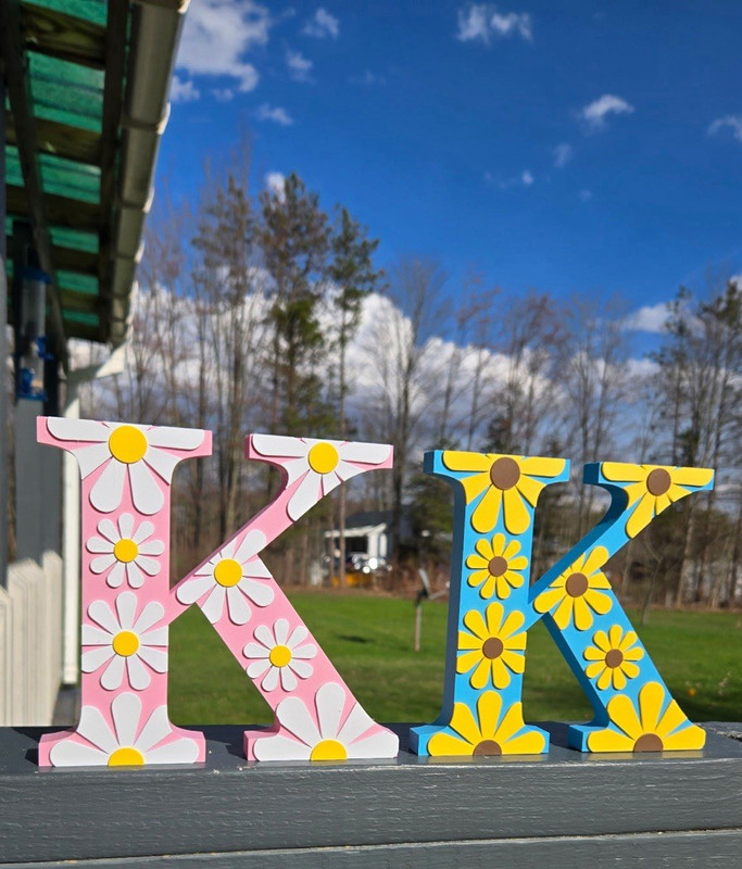 Custom floral letter decor, personalized 3d printed letter sign.