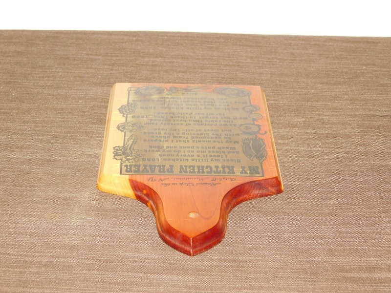VINTAGE 9 1/2" MY KITCHEN PRAYER SOUVENIR ROUND TOP CATSKILL MTS NY WALL PLAQUE gallery