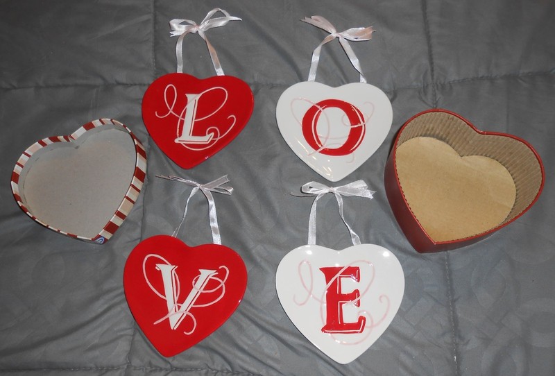 MWW Market 'LOVE' HEARTS 4.5" Mini Plates 4 Piece Valentines Day W/ Box gallery