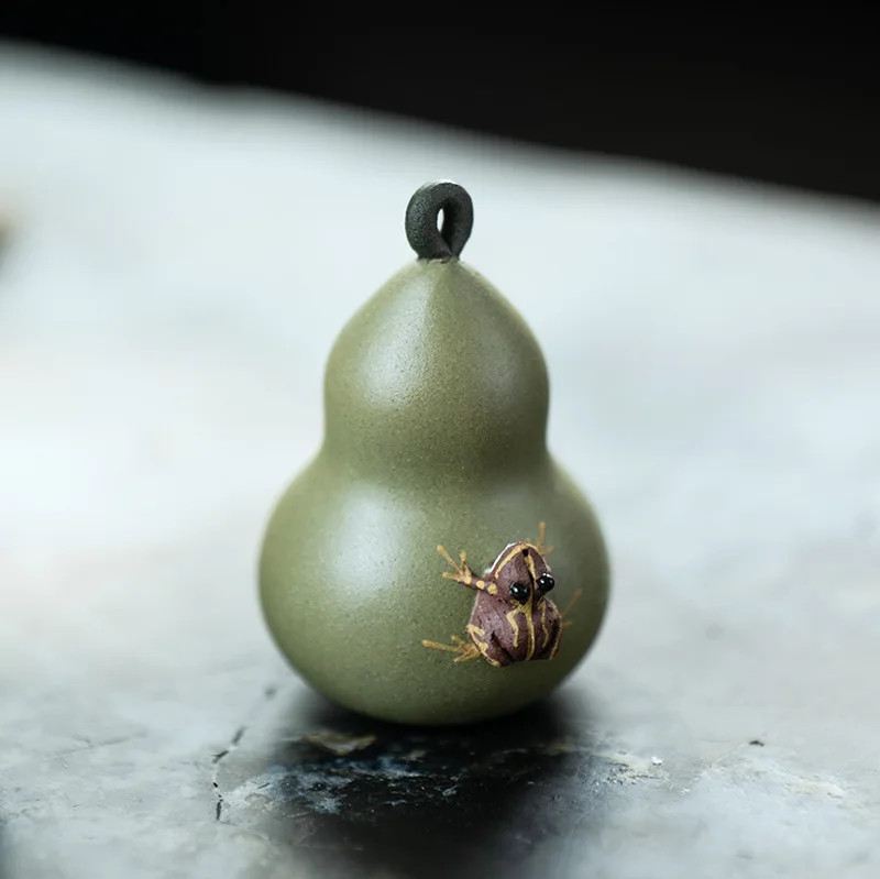 4.1CM Yixing Purple Clay Spraying Water Frog Gourd Tea Pet Statue Ornament gallery