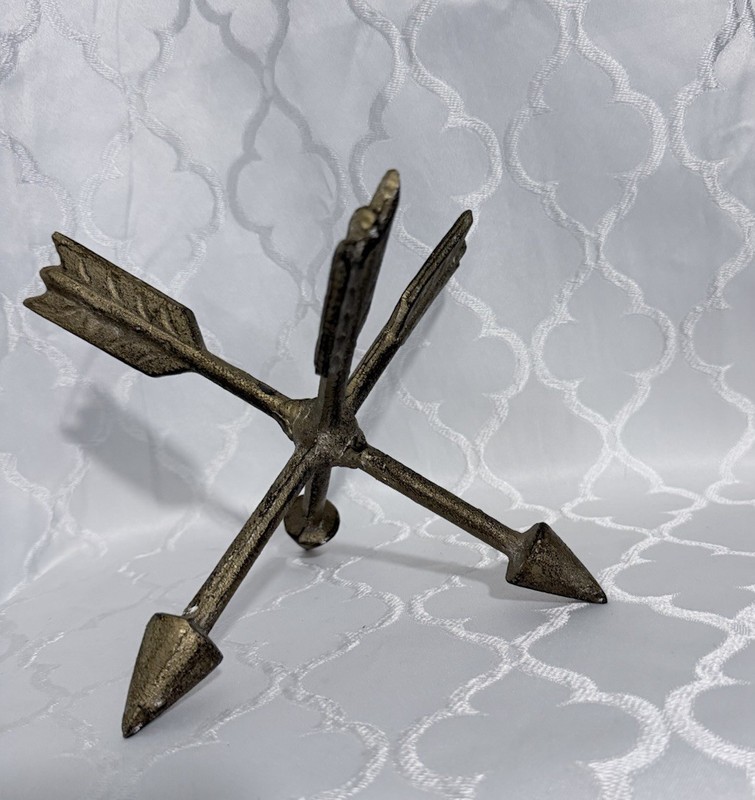 Bronze Metal Arrow ScuBrushed Gold Freestanding Decor