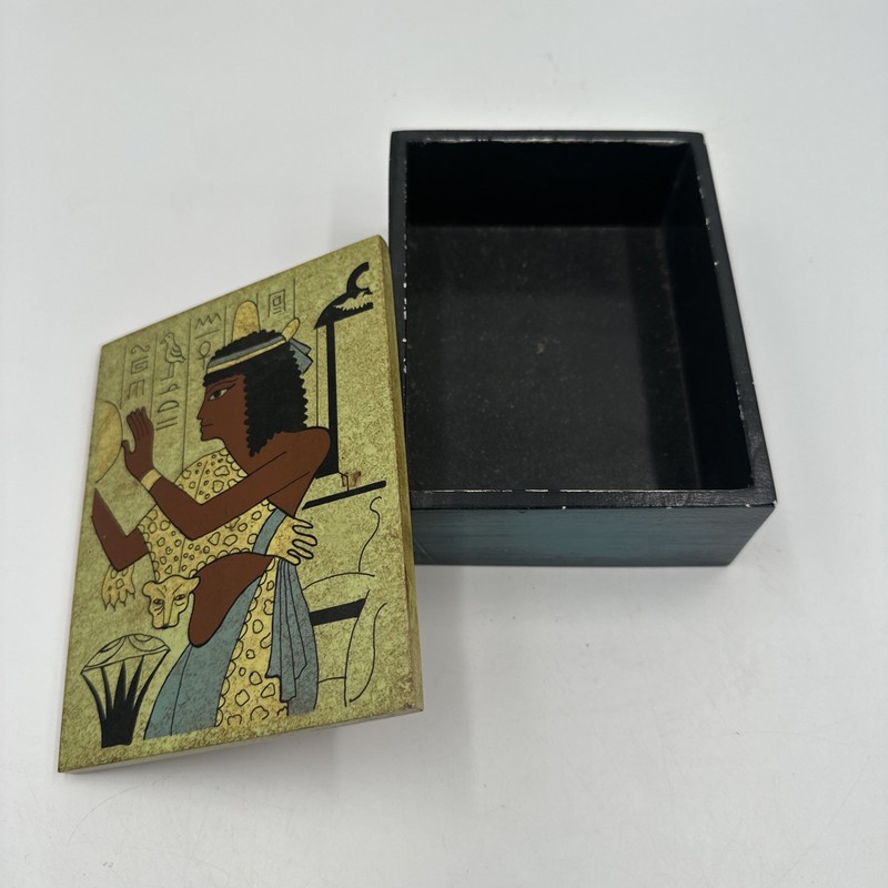 Vintage Wilton & Lee Ltd Columbia Pa USA 6 x 5 in Box Nefertari Egyptian Design gallery