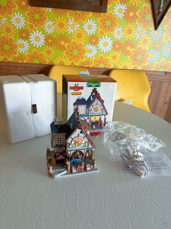 Vintage Arthur’s Fish & Chips – Coventry Cove Lighted House By Lemax 2012