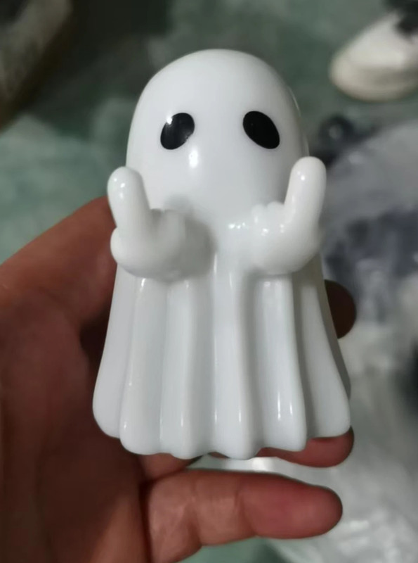 1pc Cute Ghost Statue Figurine with Middle Finger Halloween Decoration – NEW