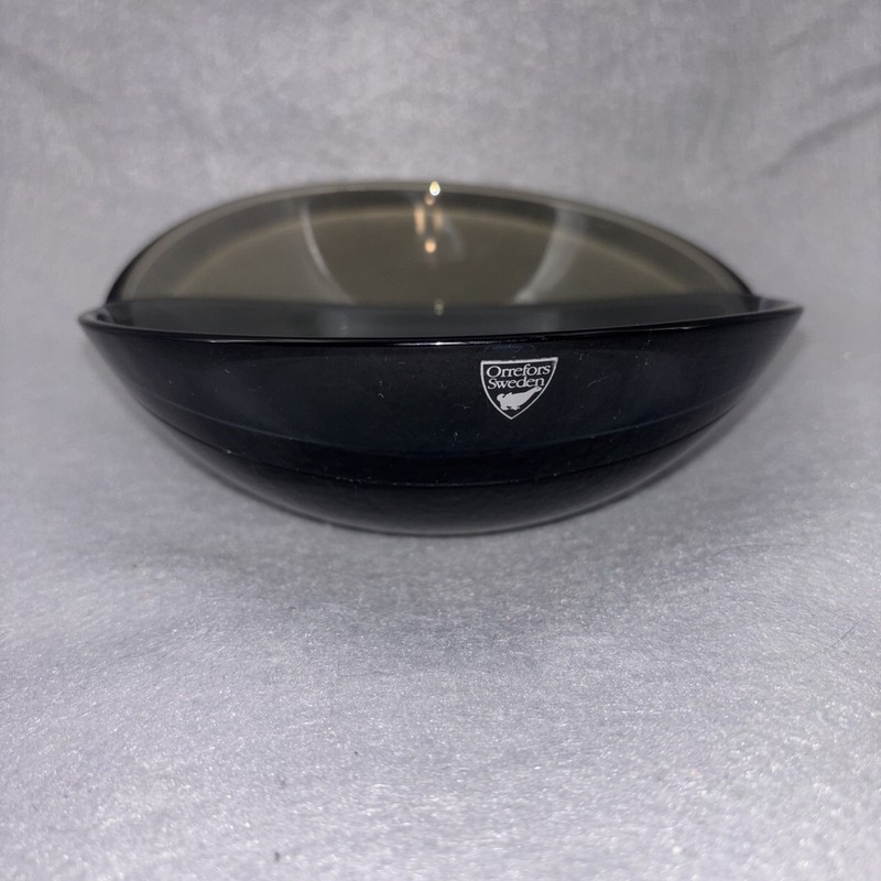 Orrefors Sweden Smokey Quartz Mingle Duo Glass Bowl By Lena Bergstrom 7 Inch EUC gallery