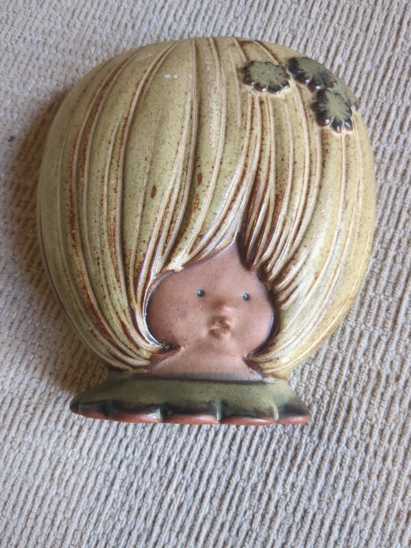 Vtg Rare Stoneware Head Vase Wall Pocket Planter Blond Mod Girl With Hat Japan