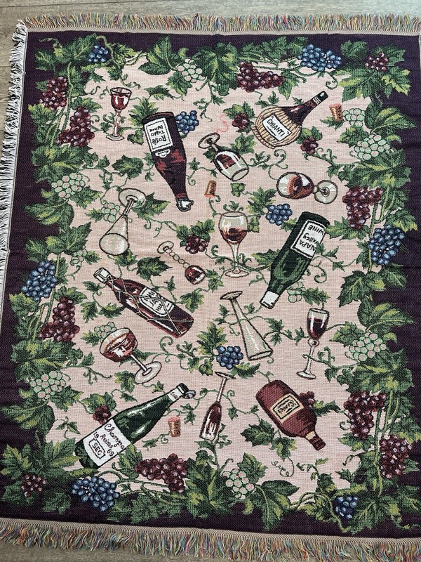 VTG Crown Craft Grapes And Wine bottles Throw Blanket