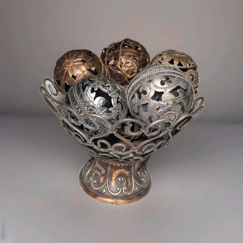 ORNATE Wrought Iron Metal Centerpiece Basket Bowl 6 DECORATIVE Balls Table Decor