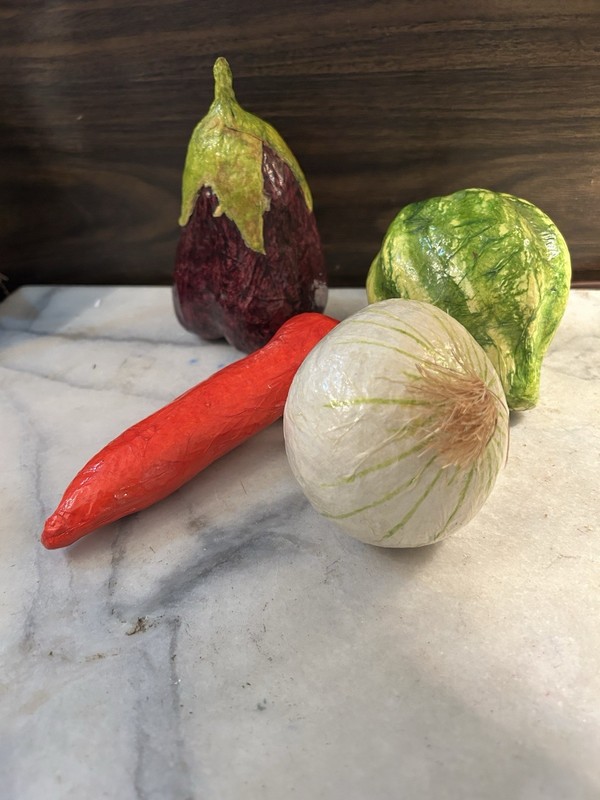 VINTAGE PAPER MACHE VEGTABLES FOLK ART KITCHEN DECOR 4 PIECES