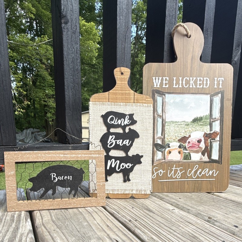 Farmhouse Rustic Distressed Wood Hanging Farm Animal Wall Signs “We Licked It”