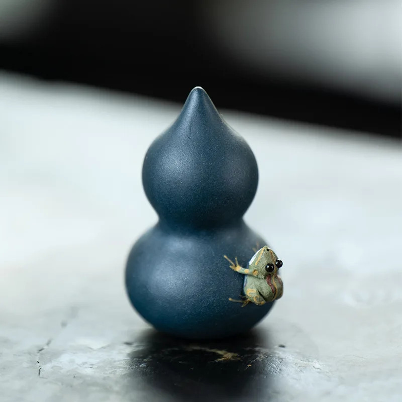 4.1CM Yixing Purple Clay Spraying Water Frog Gourd Tea Pet Statue Ornament gallery