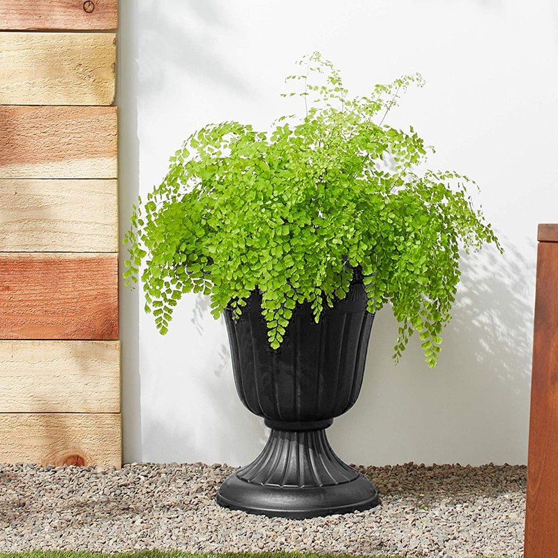 Arcadia Garden Products PL00BK Classic Traditional Plastic 16" x 18", Black gallery