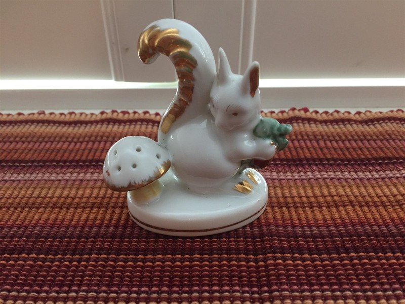 Vtg White Gold Trim Porcelain Squirrel with Acorn Toadstool Mushroom Figurine