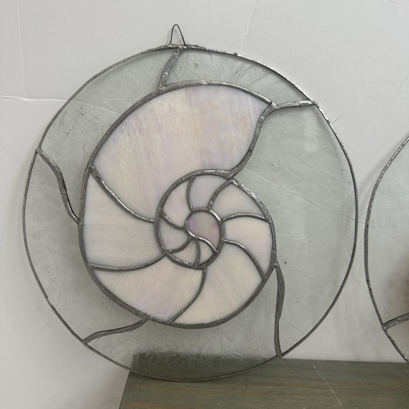 Vintage Seashell Hand Crafted Stained Glass Suncatcher Pearl Abalone Round 10”