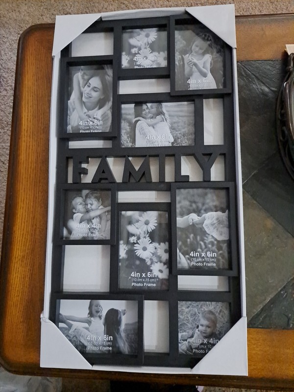 "Family" Photo Frame.Holds Nine Photos.Color-Black.Frames 4×4 & 4×6.Plastic. New