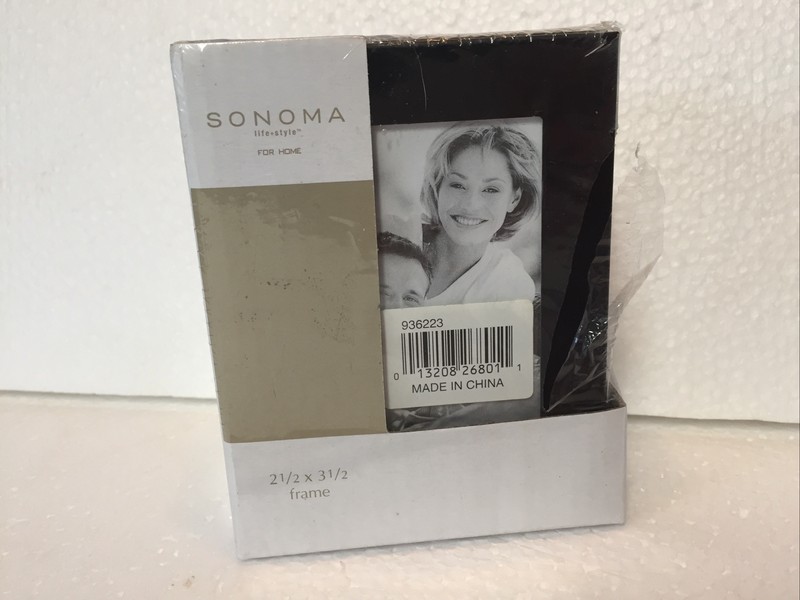 Sonoma 5 Photo Frame Black Metal 2 1/2” x 3 1/2” inches Linked Adjustable Pose