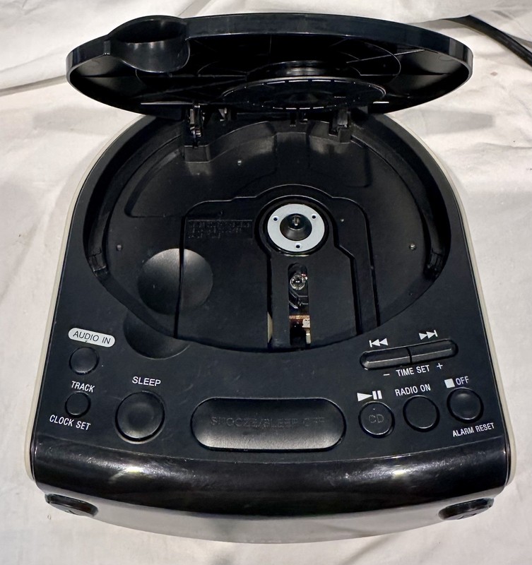 Sony Dream Machine ICF-CD815 FM/AM Radio CD Player Dual Alarm Clock-TESTED/WORKS gallery
