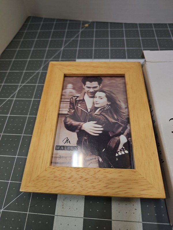 Malden picture frame Light brown wood 3.5" x 5" stand vertical or horizontal gallery