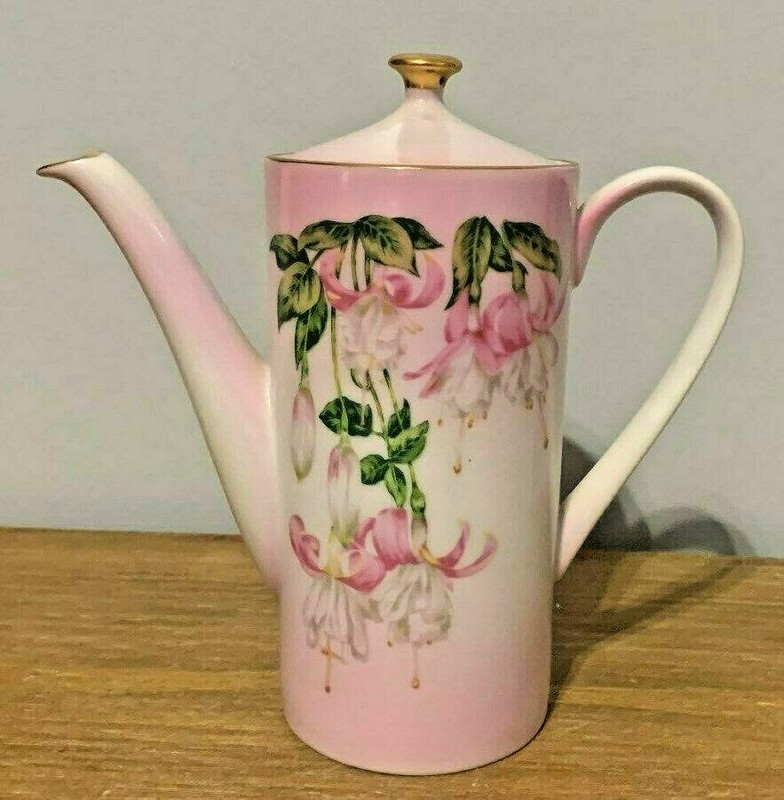 Rare Vintage Viletta's Arts Rose Burg Oregon Pink Pitcher Flowers & Gold accent