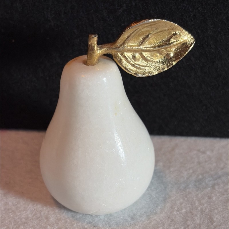 White Onyx Pear Figurine Gold Leaf Mini Stone Fruit Sculpture Home Decor Collect