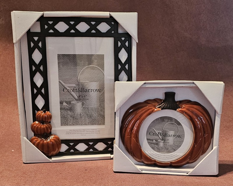 NEW Kohls Croft and Barrow Festive Pumpkin Picture Frames Lot Of 2