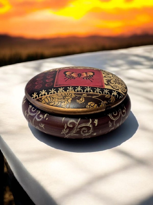 Ceramic Round Bowl W Lid Decorative Home Decor 8 Inches Vintage