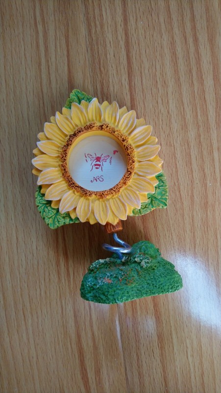 Cute ARS Yellow Sunflower Small Round Standing Picture Frame 1 9/16″ New